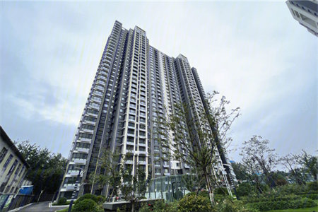 张吉村3室3厅1卫120m2简单装修